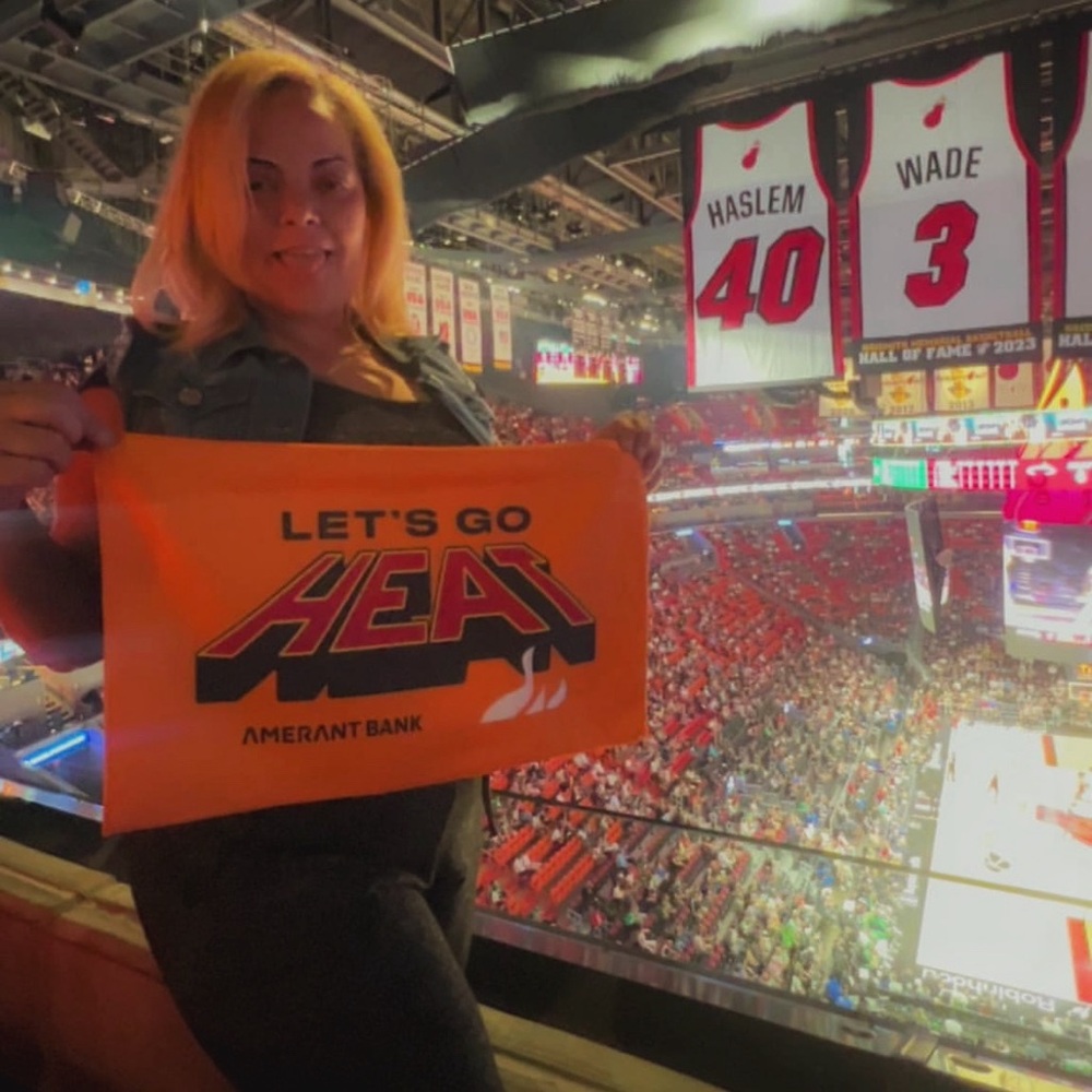 NWT MIAMI Heats AA mills Sports Fan Rally Towel lot of 4